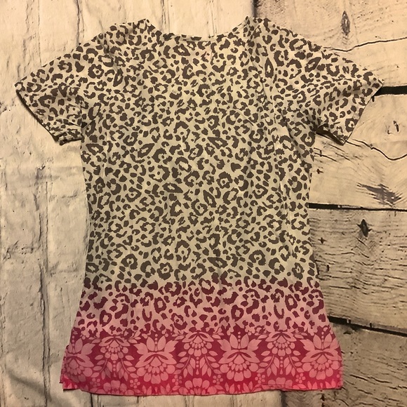 KOI SCRUBS FOR WOMEN BY KATHY PETERSON. - Picture 2 of 3